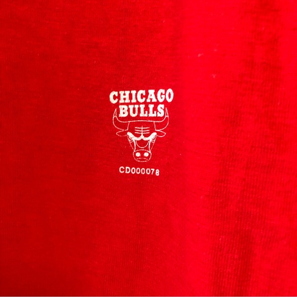 Vintage Chicago Bulls T-Shirt XL Red Logo 100% Cotton CGW - Picture 3 of 13